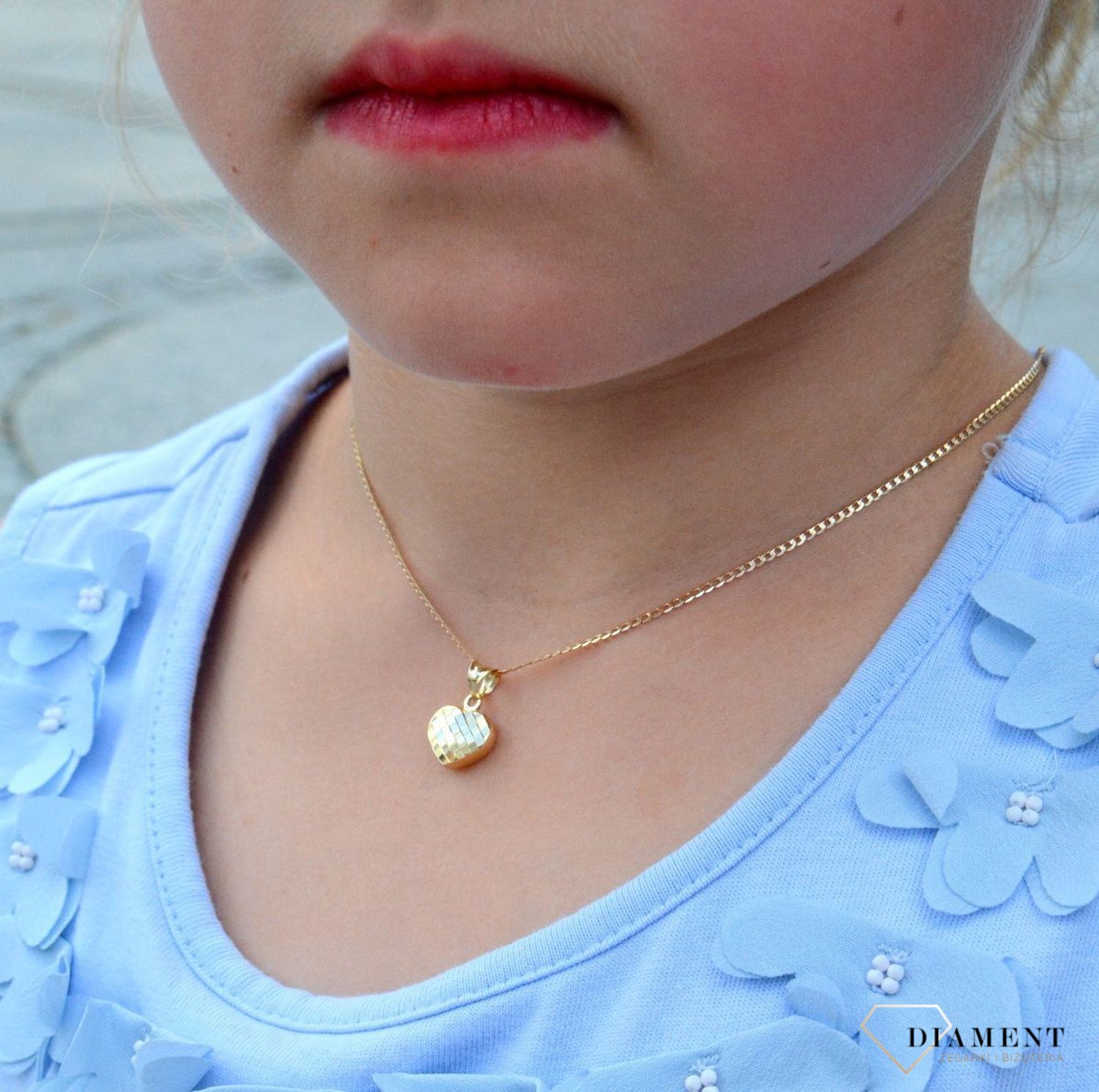 Złota zawieszka 585 grawerowane serduszko ZA 7034B. Złota zawieszka serce. Złota zawieszka damska serce. Złota zawieszka damska grawerowana. Złota zawieszka idealna dla ko.jpg